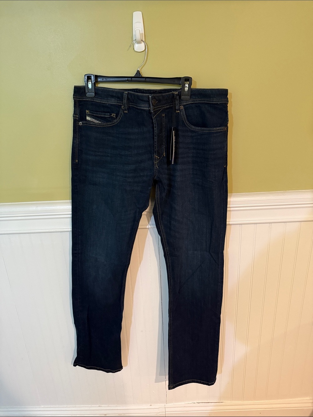 Diesel Dark Indigo Men's Size 34W x 32L Unworn Brand New Straight Jeans